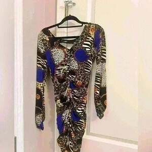 Sz M Derek Heart Couture Shaped Dress with Opening in the back.
